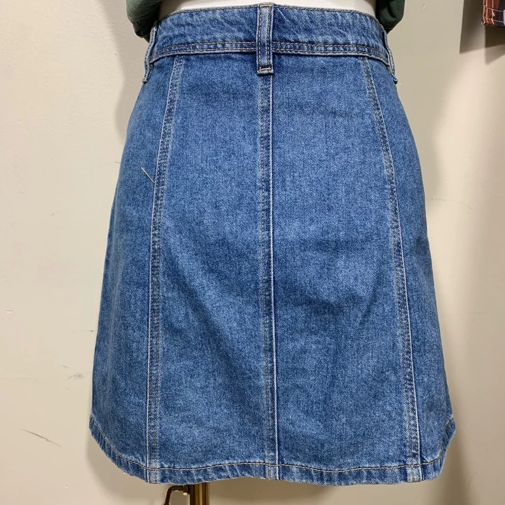 H&M Divided Denim Mini Skirt Womens Size 0 Blue Button Front High Waisted A-Line